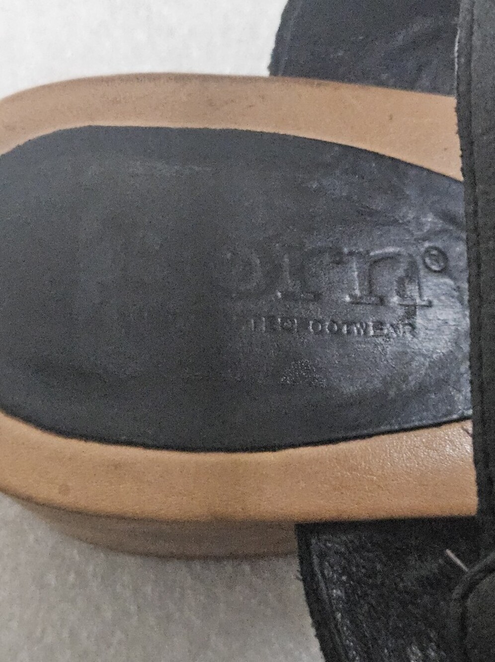 Born Crossover Strappy Sandals - Picture 3 of 5